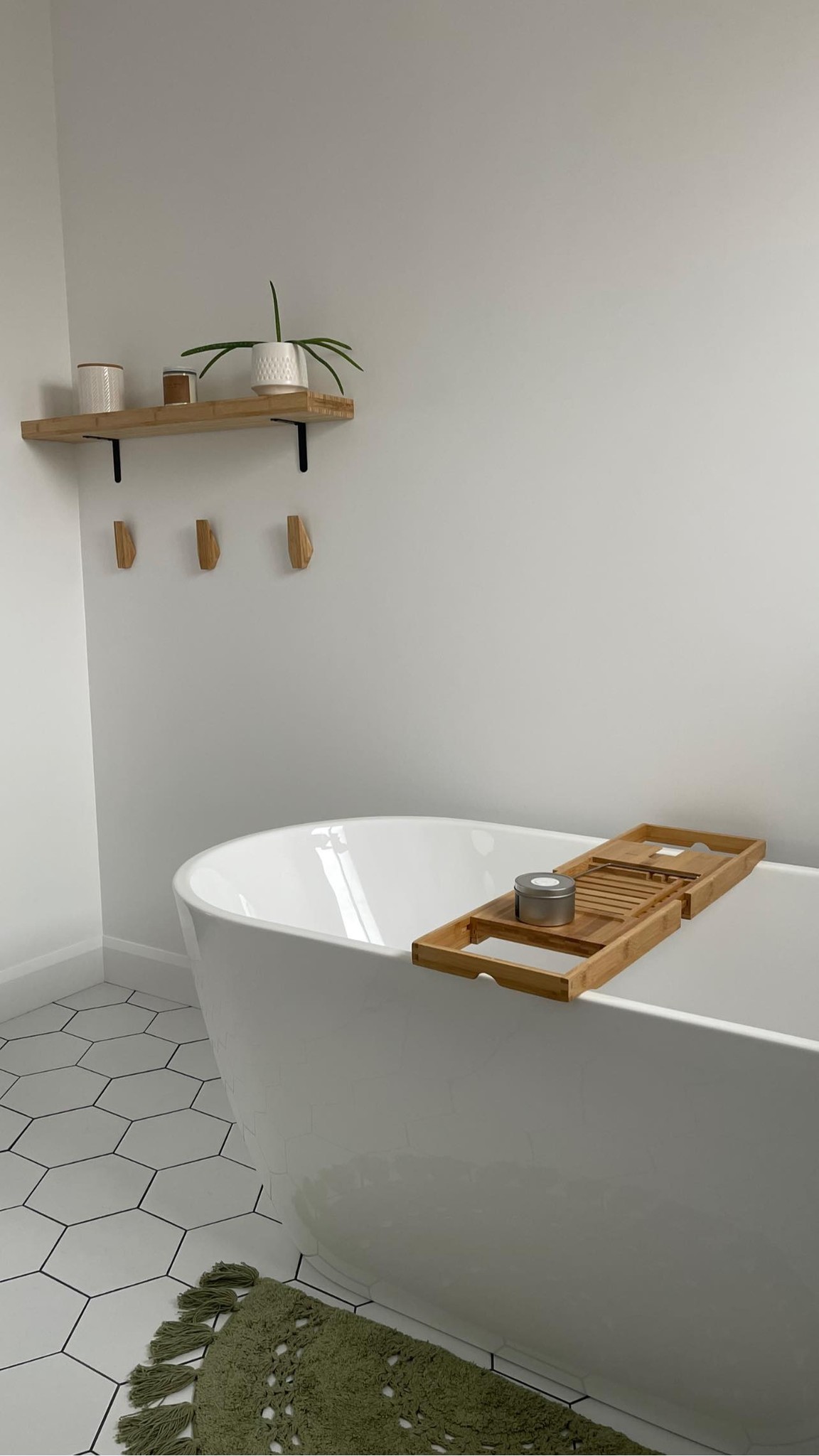 Travaux de peinture extérieure sur toit commercial à L'Ancienne-Lorette